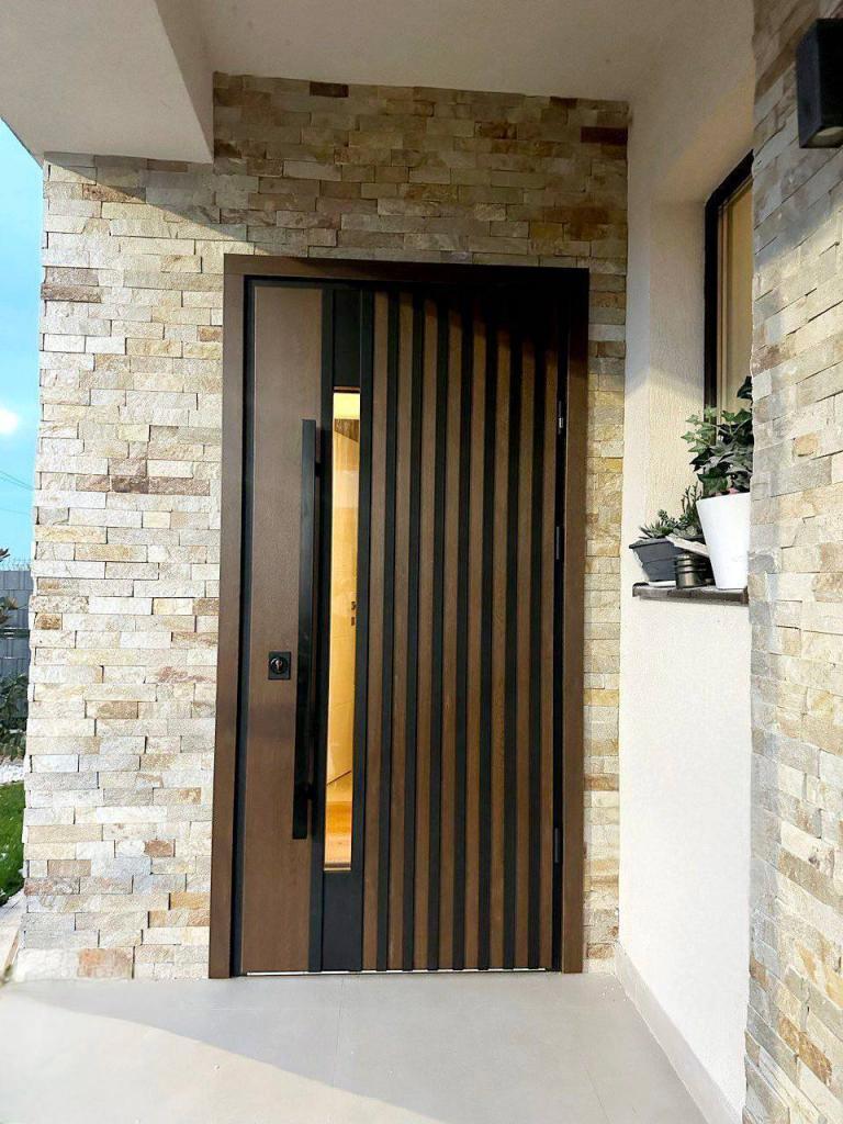 Entrada acorazada de madera con doble cristal