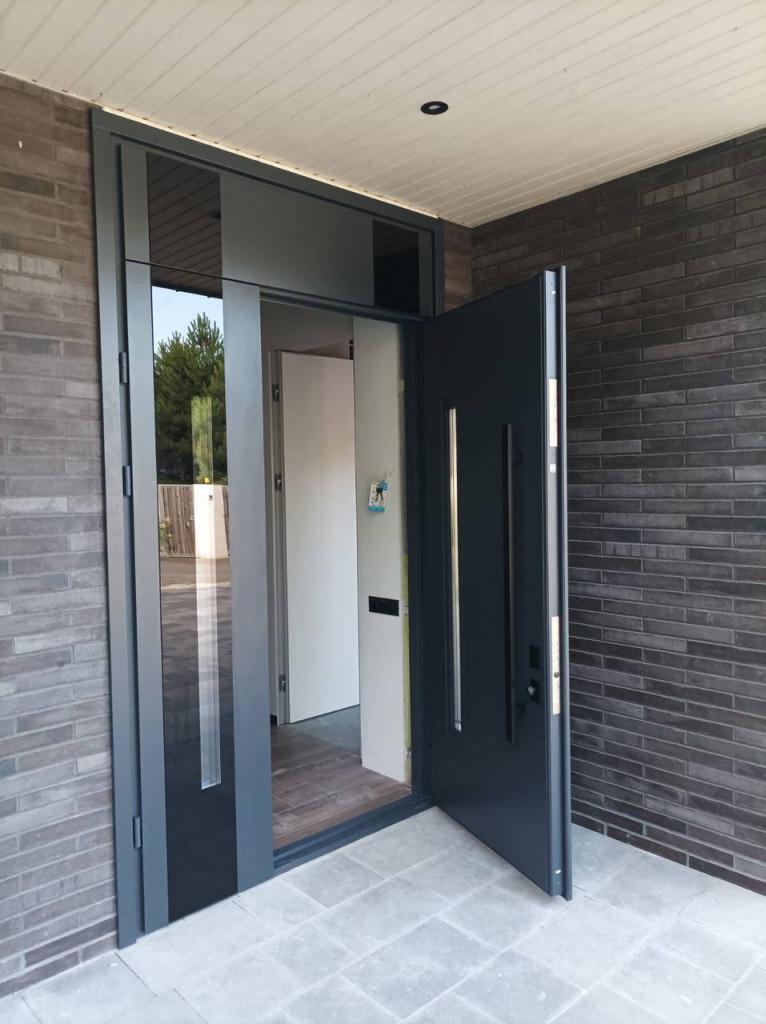 Puertas acorazadas de entrada exterior en Puertas Guardamar