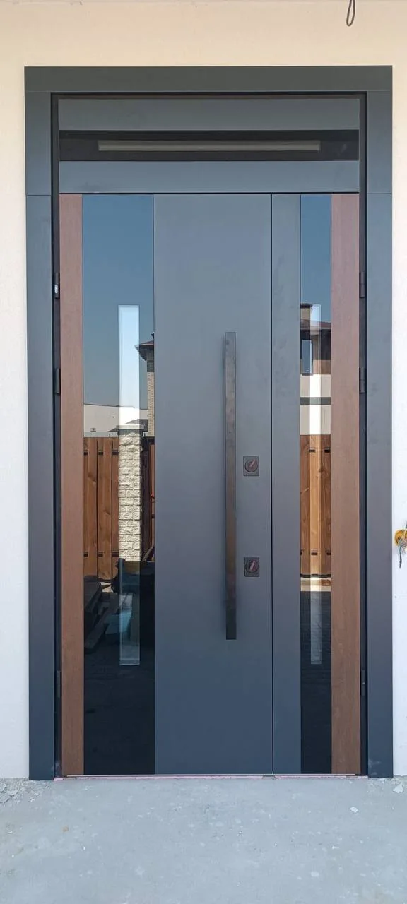 Puerta acorazada moderna fabricada a medida